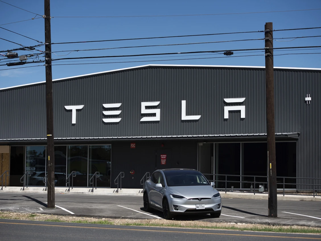 Elon Musk, Tesla, Tesla stock, Gary Black, Tesla CEO, stock market, electric vehicles, EV news, Tesla leadership, Elon Musk news, Tesla valuation, financial analysis, investor sentiment, Tesla stock crash, Tesla innovation, clean energy, AI in automotive, Tesla investors, leadership impact, tech industry news